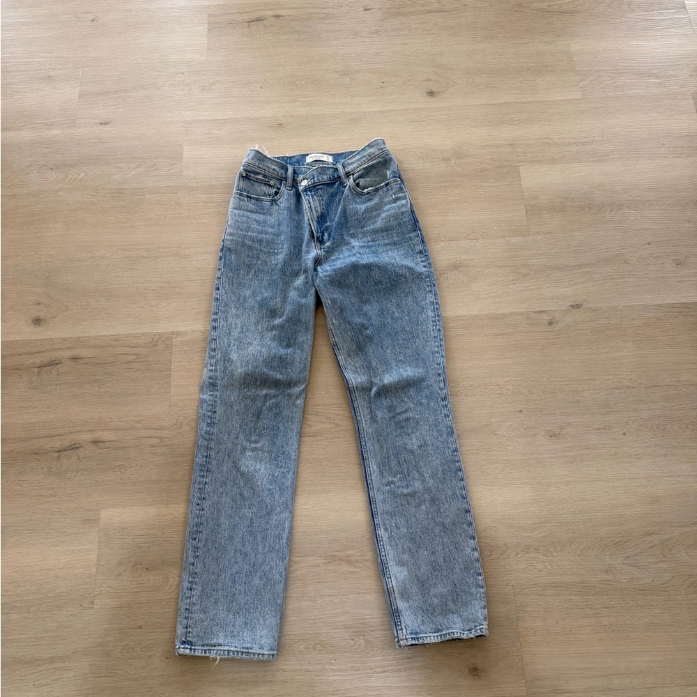 Abercrombie and Fitch - The 90s Straight Ultra High Rise